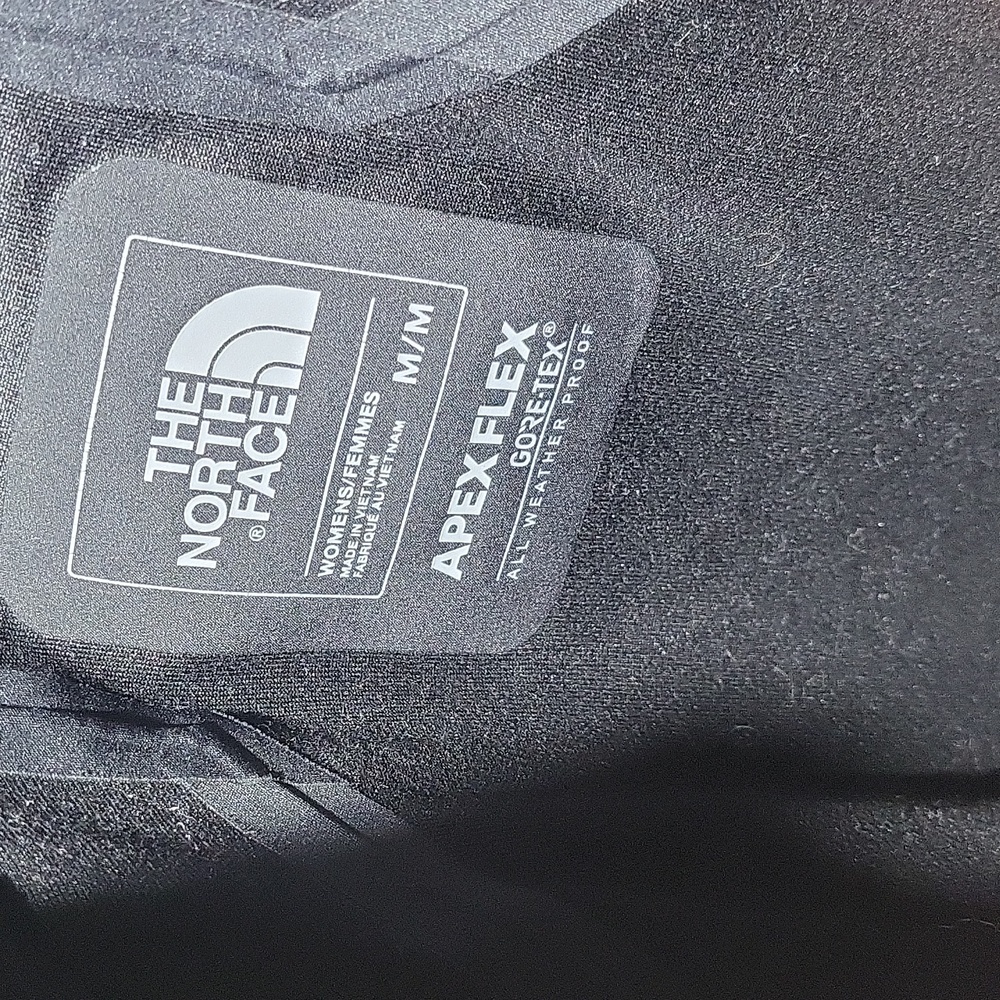 Northface Gore-Tex Waterproof Womens Jacket - Picture 5 of 7